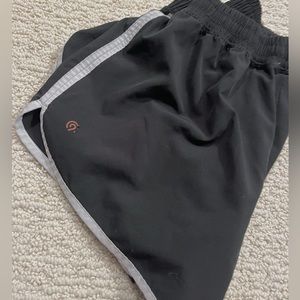 black& white champion athletic aligns good condition & quality.